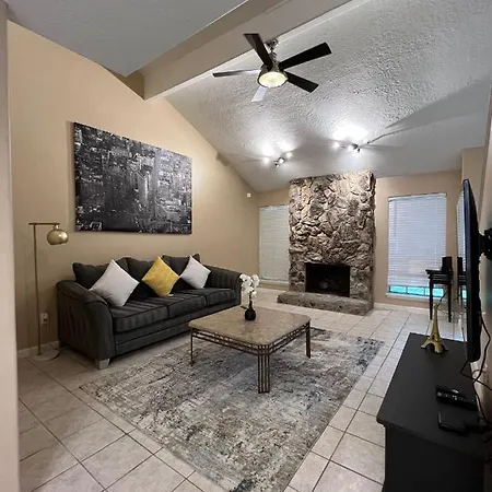Centrally Located Houston Retreat! Sleeps 8, 10 Min To Downtown, Free Parking Exterior photo
