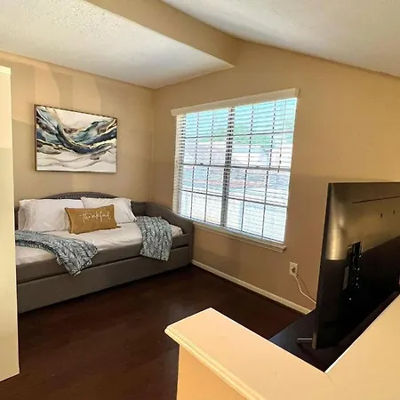 Centrally Located Houston Retreat! Sleeps 8, 10 Min To Downtown, Free Parking Exterior photo